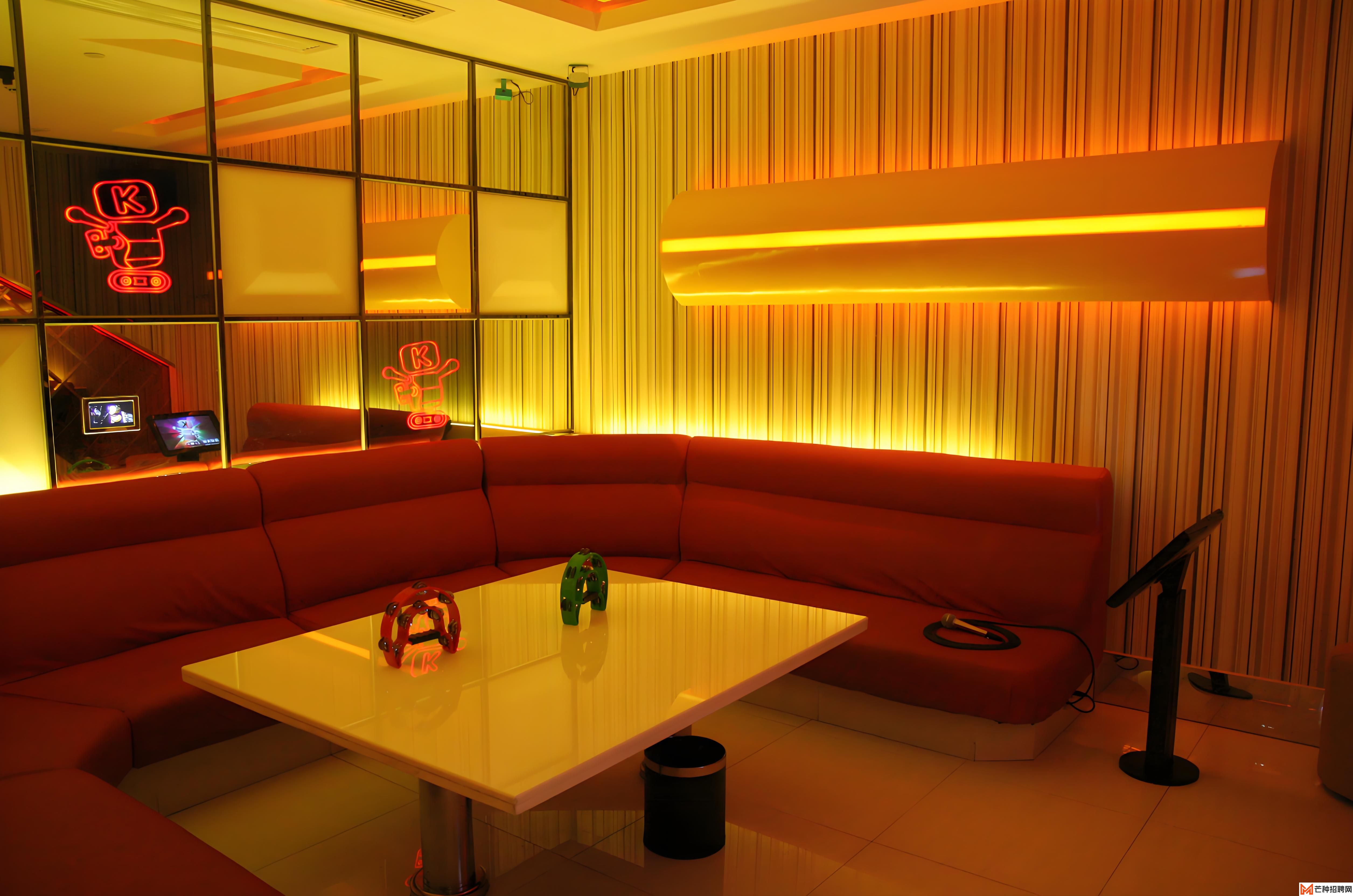 长沙高端夜场诚聘礼仪接待，形象气质佳者优先，待遇优厚